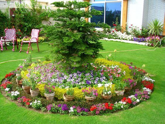 30 Great Inspirations Using Flowers To Spice Up Your Landscaping - 195